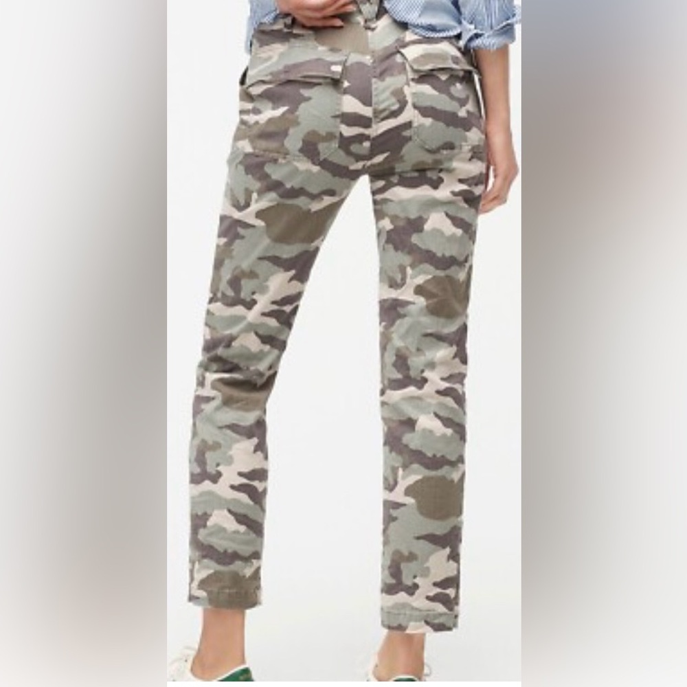 Rewind Women's Camouflage Straight Leg Pants. Women size 11